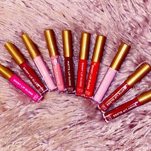 Set of 9 lip glosses